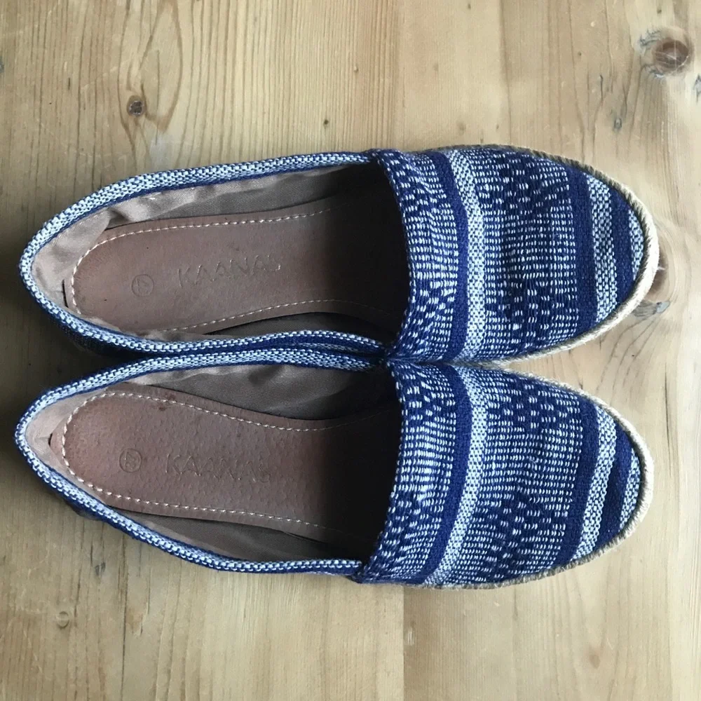 Kaanas 37 blue and white textile espadrille